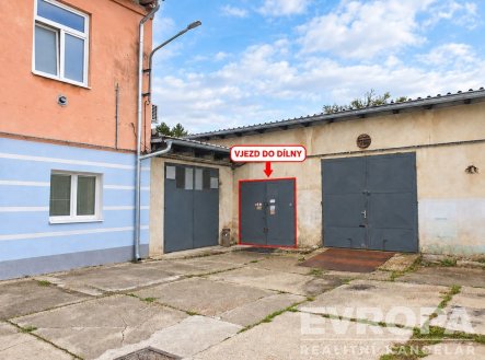 Pronájem skladu, 187 m²