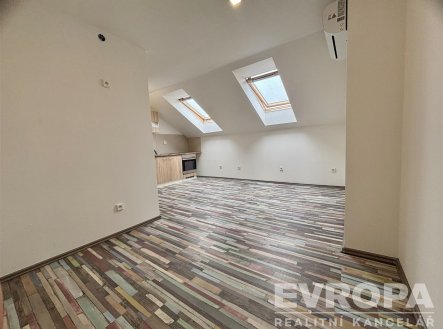 Pronájem bytu, 1+kk, 23 m²