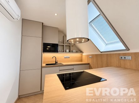 Pronájem bytu, 3+kk, 65 m²