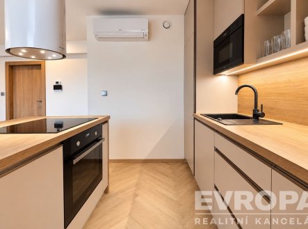 Pronájem bytu, 3+kk, 65 m²