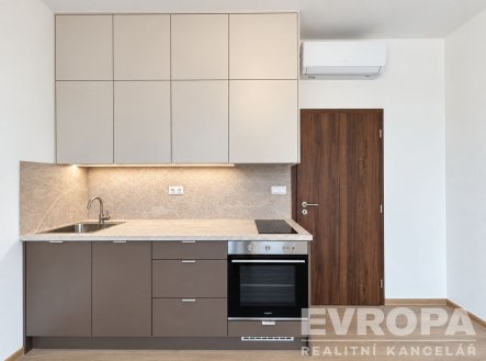 Pronájem bytu, 1+kk, 32 m²