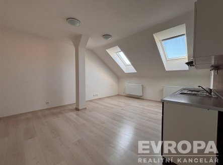 Pronájem bytu, 2+kk, 50 m²