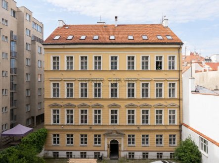 Prodej nájemního domu, 2 850 m²