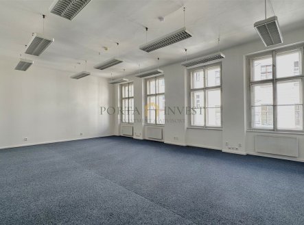 Prodej nájemního domu, 2 850 m²