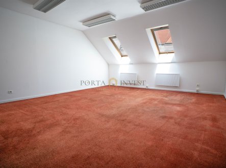 Prodej nájemního domu, 2 850 m²