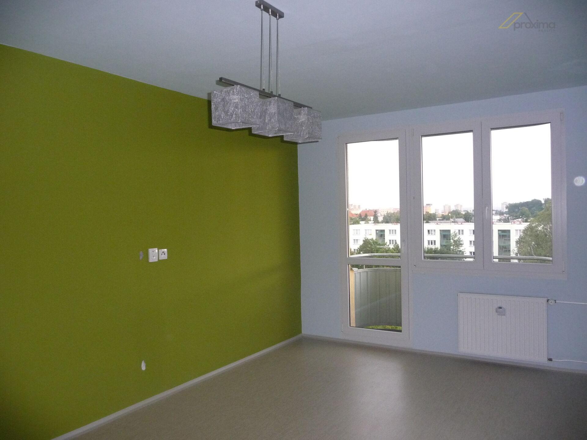 Pronájem bytu 2+1 s balkonem, J. Opletala, České Budějovice