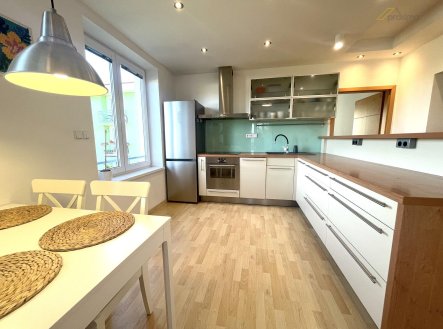 Pronájem bytu, 3+kk, 75 m²