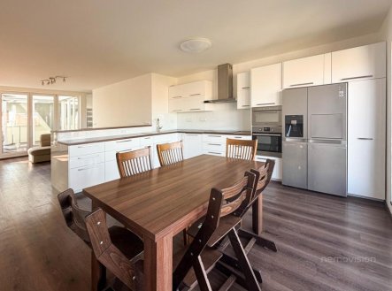 Pronájem bytu, 4+kk, 122 m²
