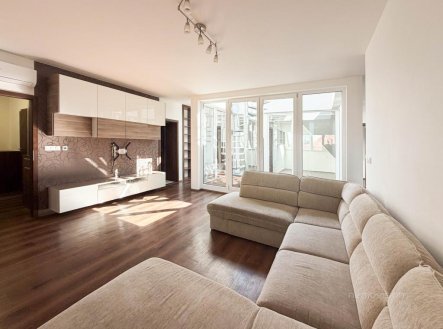 Pronájem bytu, 4+kk, 122 m²