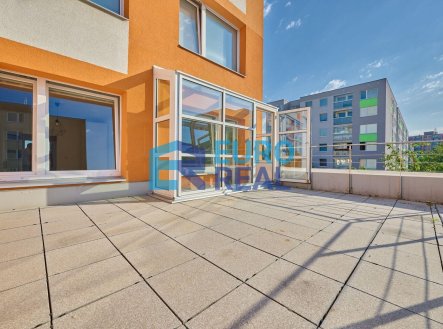 Pronájem bytu, 2+1, 65 m²