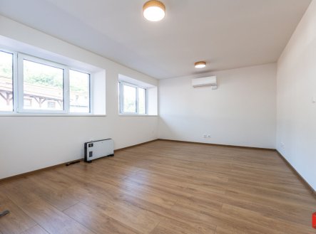 Pronájem bytu, 1+kk, 30 m²