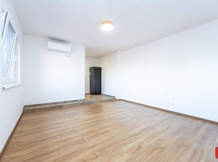 Pronájem bytu, 1+kk, 33 m²