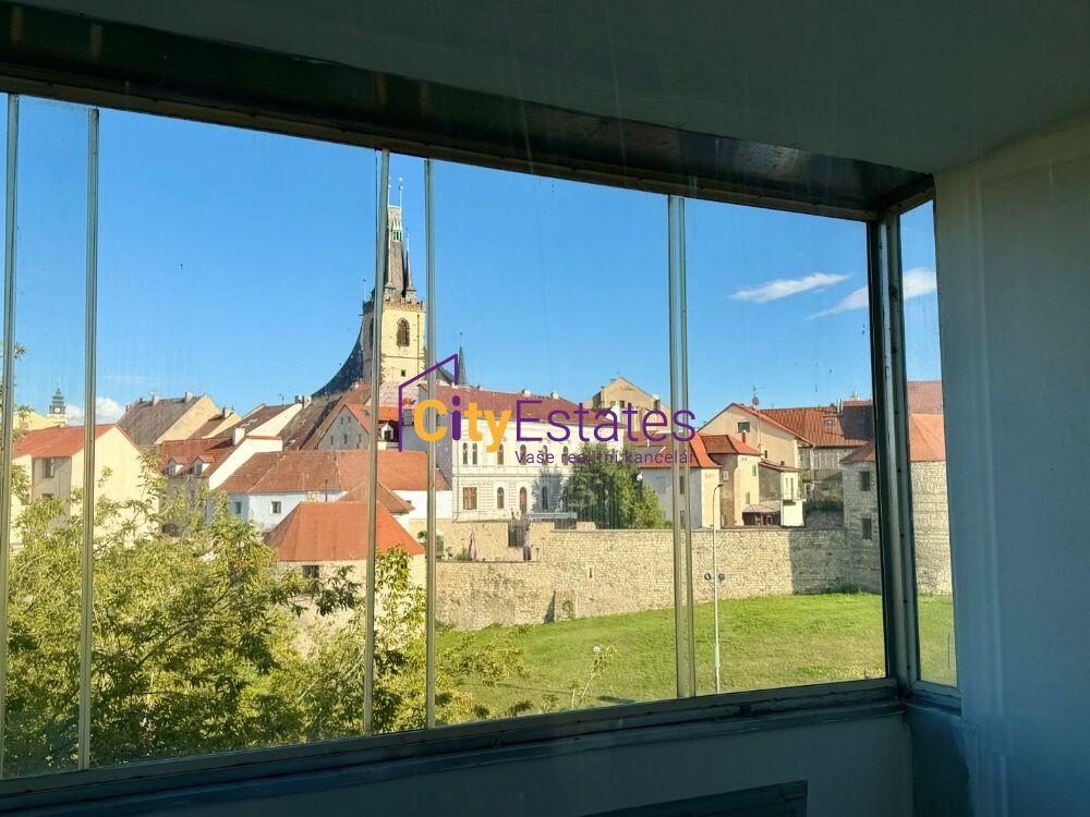 Prostorný, světlý byt s výhledem na staré město, Louny