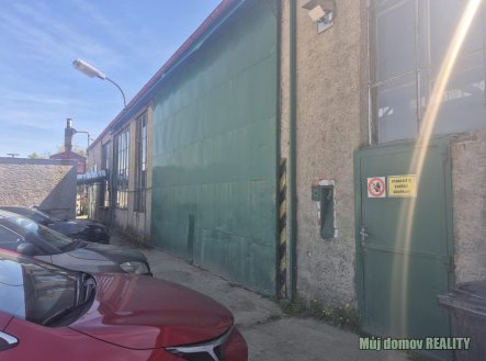 Pronájem výrobní prostory, 1 100 m²
