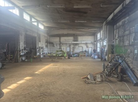 Pronájem výrobní prostory, 1 100 m²