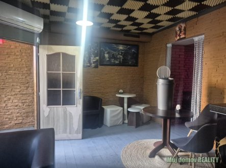 Pronájem obchodní prostory, 70 m²