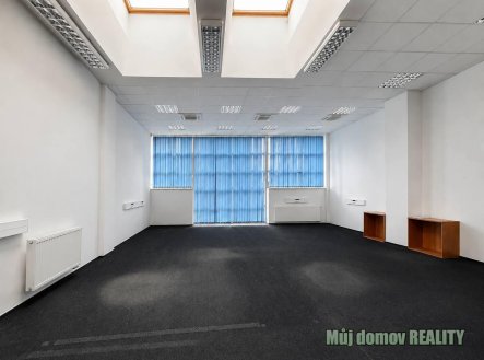Pronájem kanceláře, 75 m²