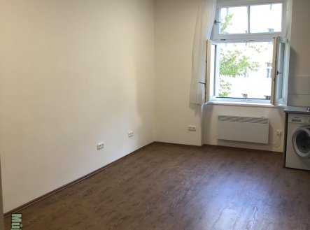 Pronájem bytu, 1+kk, 29 m²