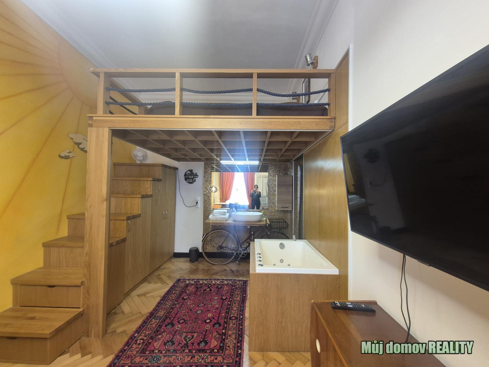 nab_496169409