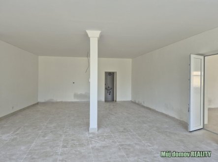 Pronájem obchodní prostory, 300 m²