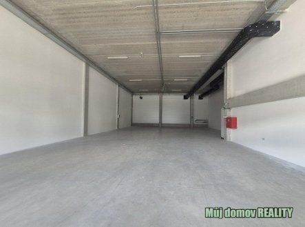 Pronájem skladu, 550 m²