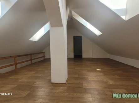 Pronájem bytu, 3+kk, 85 m²