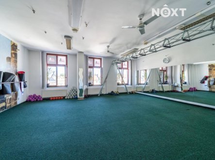 Pronájem komerčního objektu, obchodní centrum, 165 m²