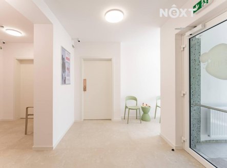 Pronájem komerčního objektu, jiný, 200 m²