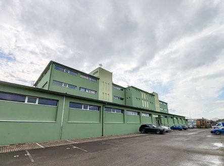Pronájem kanceláře, 394 m²