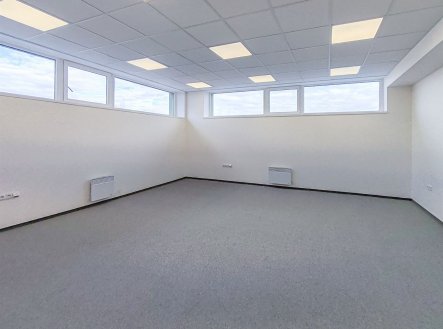Pronájem kanceláře, 394 m²