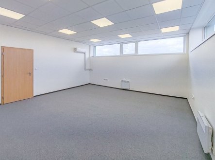 Pronájem kanceláře, 394 m²