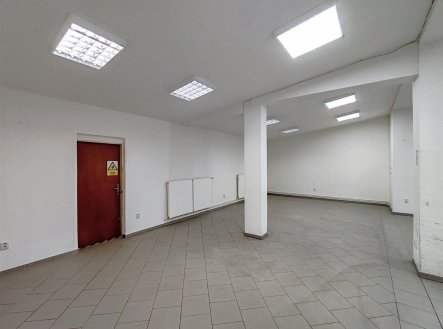Pronájem obchodní prostory, 215 m²
