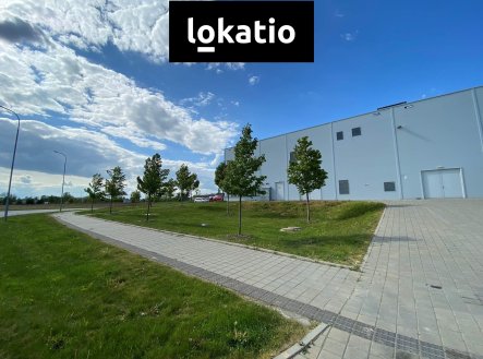 Pronájem komerčního objektu, sklad, 8 994 m²