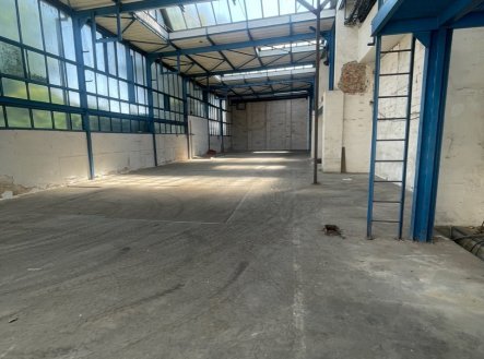 Pronájem komerčního objektu, sklad, 400 m²