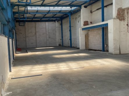 Pronájem komerčního objektu, sklad, 400 m²