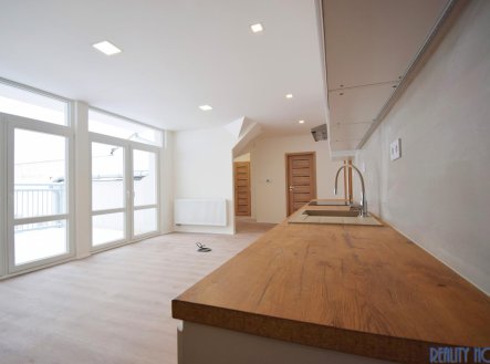 Pronájem bytu, 4+kk, 116 m²