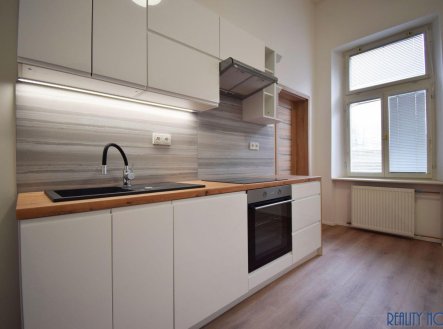 Pronájem bytu, 2+kk, 42 m²