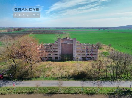 Prodej pozemku pro komerční výstavbu, 42 524 m²