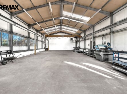 Pronájem skladu, 1 380 m²