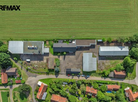 Pronájem výrobní prostory, 1 424 m²
