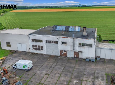 Pronájem výrobní prostory, 1 424 m²