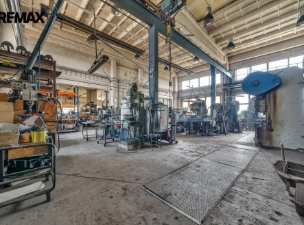 Pronájem výrobní prostory, 590 m²