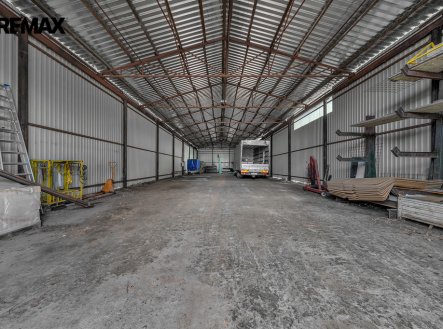 Pronájem skladu, 374 m²