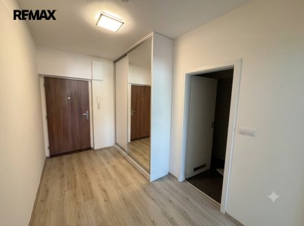 Pronájem bytu, 2+kk, 9 773 m²