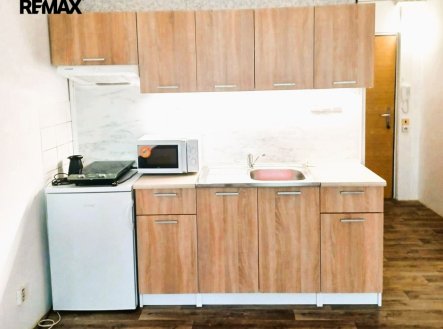 Pronájem bytu, 1+kk, 32 m²