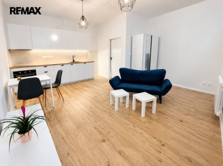 Pronájem bytu, 1+kk, 39 m²