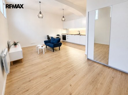 Pronájem bytu, 1+kk, 39 m²