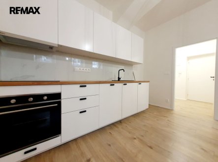 Pronájem bytu, 1+kk, 39 m²
