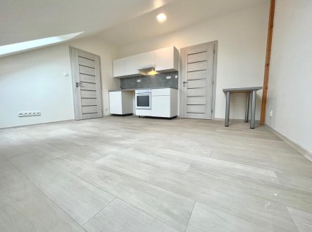 Pronájem bytu, 1+kk, 34 m² obrázek