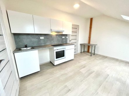 Pronájem bytu, 1+kk, 34 m²